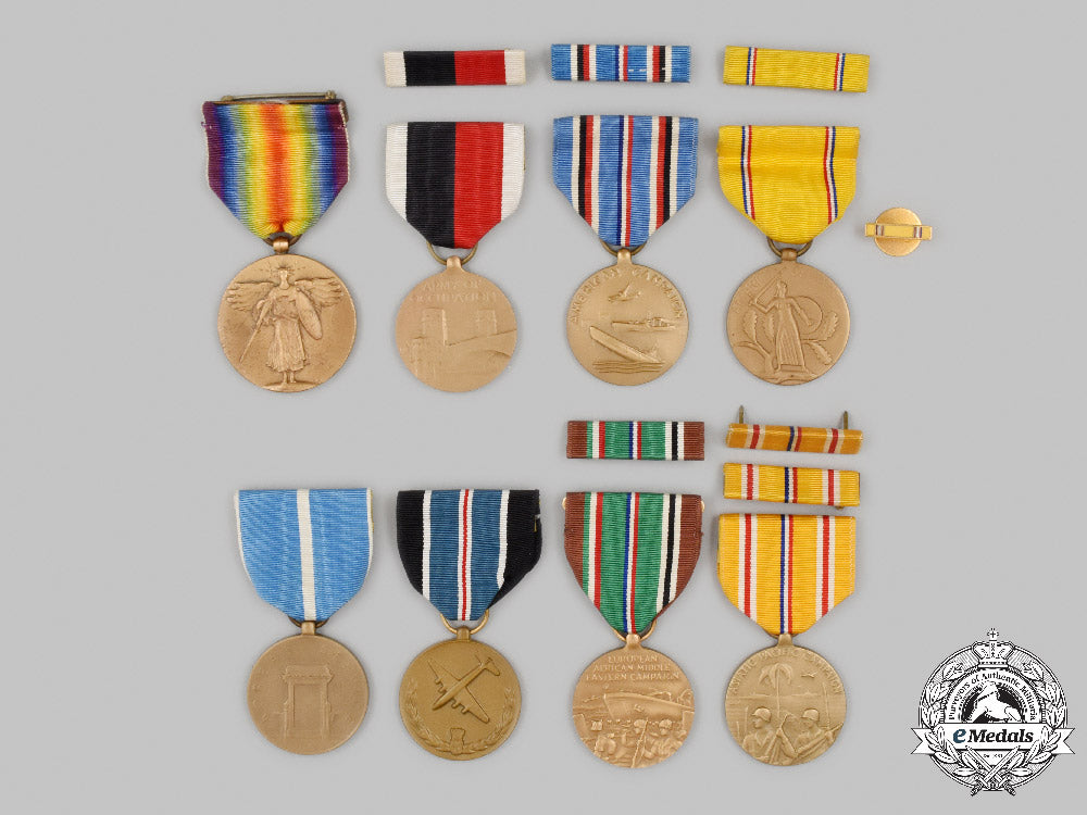 united_states._eight_first_and_second_war_medals,_boxed_c2021_350emd_9959_1