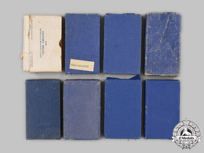 united_states._eight_first_and_second_war_medals,_boxed_c2021_352emd_9958_1