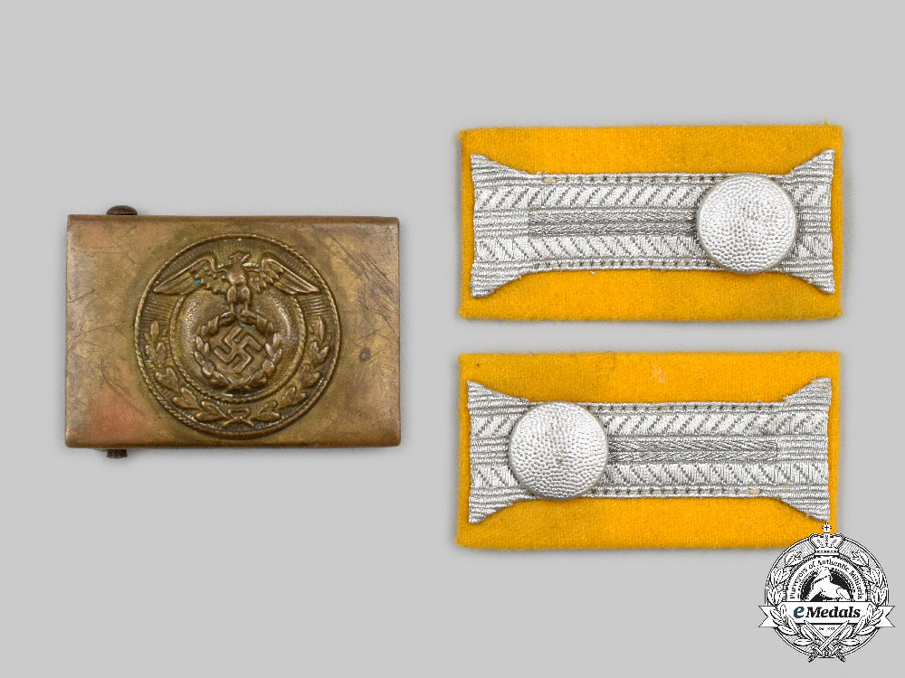 germany,_third_reich._a_mixed_lot_of_uniform_insignia_c2021_381_mnc7332