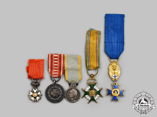 international._a_lot_of_five_miniature_awards_c2021_401_mnc9911
