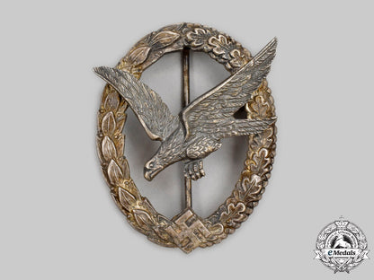 international._a_lot_of_twenty_military_items_c2021_402_mnc7381
