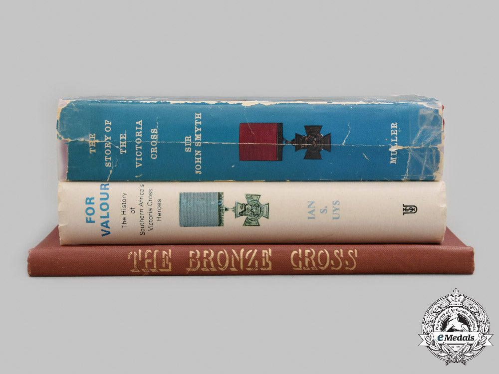 united_kingdom;_south_africa,_republic._three_victoria_cross_books_c2021_495emd_3988