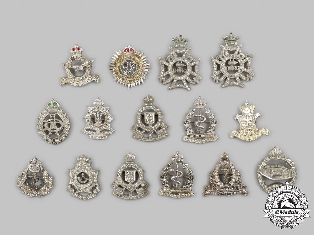 canada._a_lot_of_fifteen_armed_forces_sweetheart_badges_c2021_538emd_7995_1