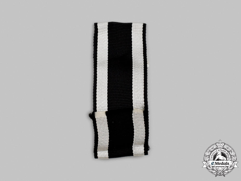 germany,_federal_republic._a1939_clasp_to_the_iron_cross_ii_class,1957_version_c2021_545_mnc7748