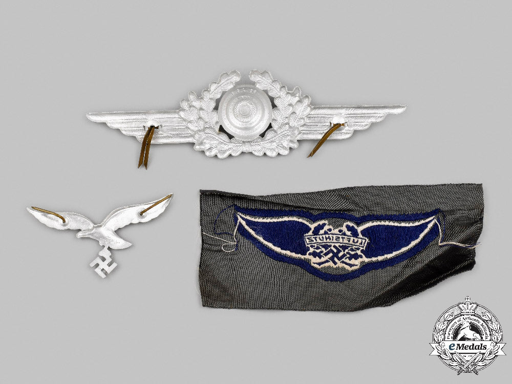 germany,_luftwaffe._a_lot_of_uniform_insignia_c2021_554_mnc0234