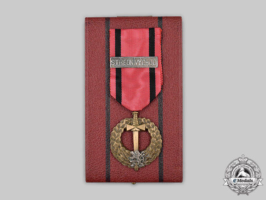 czechoslovakia,_socialist_republic._a_commemorative_medal_of_the_czechoslovakian_army_abroad,_with_case_c2021_583_mnc4979