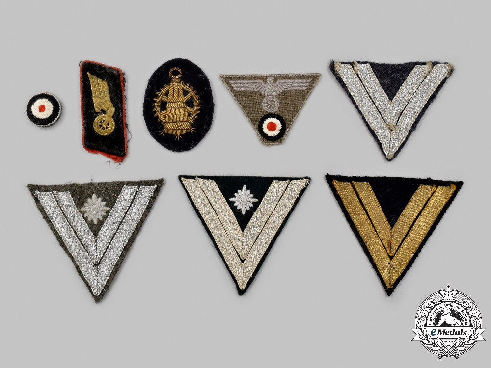 germany,_wehrmacht._a_mixed_lot_of_uniform_insignia_c2021_597_mnc0319_1