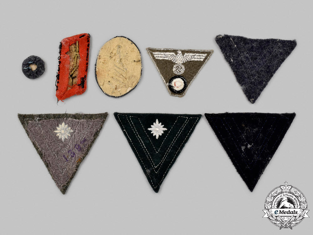 germany,_wehrmacht._a_mixed_lot_of_uniform_insignia_c2021_598_mnc0321_1