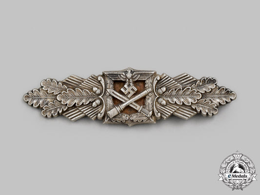 germany,_wehrmacht._a_close_combat_clasp,_silver_grade,_by_funcke&_brüninghaus_c2021_607_mnc7860
