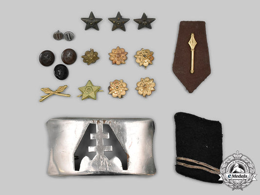 slovakia,_i_republic._a_mixed_lot_of_uniform_insignia_c2021_625_mnc4942