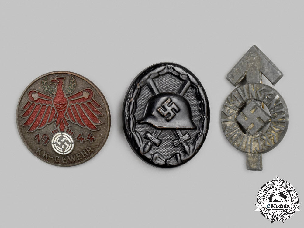 germany,_third_reich._a_mixed_lot_of_badges_c2021_626_mnc7890_1_1