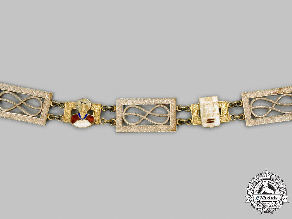 spain,_facist_state._an_order_of_the_cross_of_st._raimond_de_penafort,_cross_of_honour,_collar_badge_with_chain&_star,_c.1955_c2021_642_mnc0573_1