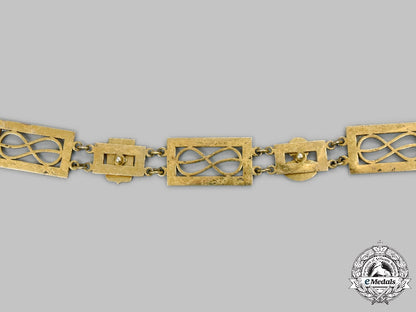 spain,_facist_state._an_order_of_the_cross_of_st._raimond_de_penafort,_cross_of_honour,_collar_badge_with_chain&_star,_c.1955_c2021_643_mnc0575_1