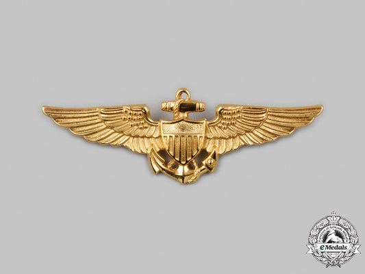 united_states._a_united_states_navy(_usn)_naval_aviator_qualification_badge,_by_n.s._meyer,_c.1942_c2021_659emd_8293_1
