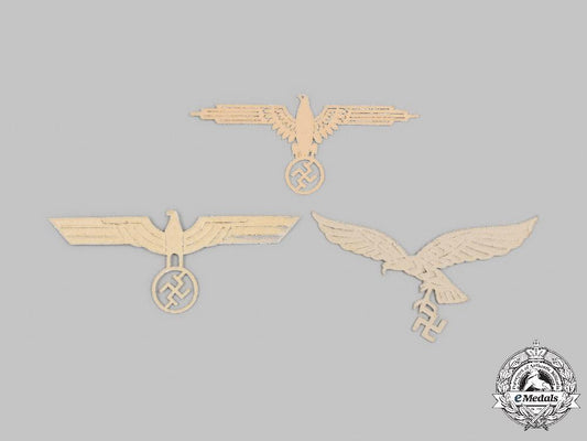germany,_wehrmacht._a_mixed_lot_of_eagle_insignia_underlays_c2021_672emd_5759