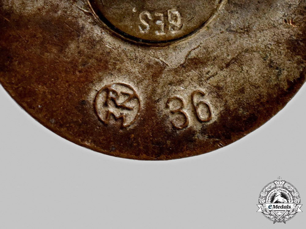germany,_hj._a_mixed_lot_of_deutsches_jungvolk_and_hj_badges_c2021_674_mnc7504_1