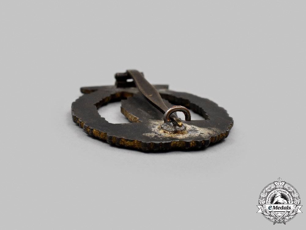 germany,_wehrmacht._a_pair_of_service_badges_c2021_682_mnc0493