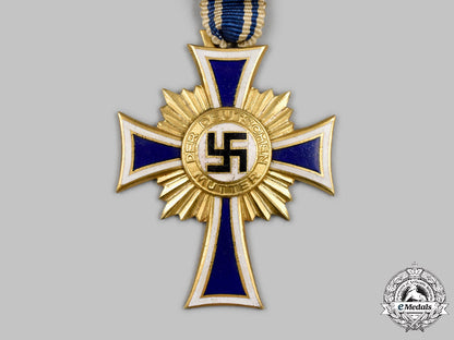 germany,_third_reich._an_honour_cross_of_the_german_mother,_gold_grade_with_case,_by_robert_hauschild_c2021_686_mnc0511