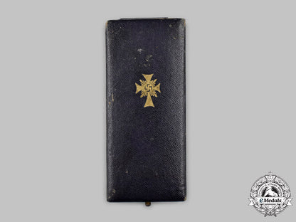 germany,_third_reich._an_honour_cross_of_the_german_mother,_gold_grade_with_case,_by_robert_hauschild_c2021_690_mnc0503