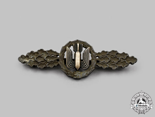 germany,_luftwaffe._a_bomber_pilot_squadron_clasp,_silver_grade_c2021_697_mnc0534