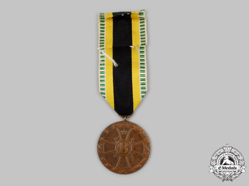 saxe-_meiningen,_duchy._a_medal_for_merit_in_war1915_c2021_702emd_8398_1