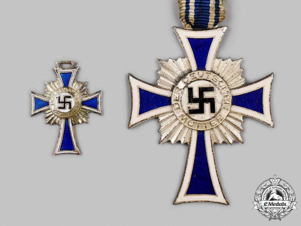 germany,_third_reich._an_honour_cross_of_the_german_mother,_silver_grade,_with_miniature_c2021_705_mnc0637