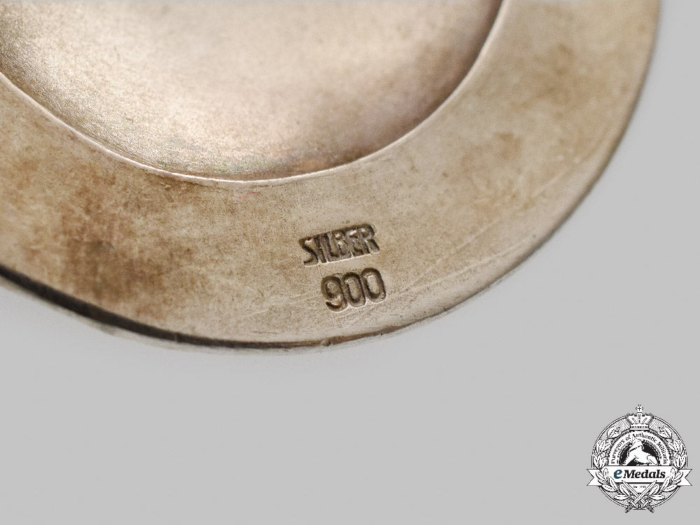 germany,_third_reich._a_reichsnährstand_bavaria40-_year_long_service_badge_in_silver,_with_case_c2021_715emd_8425