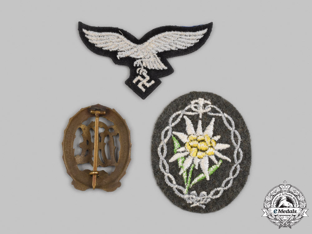 germany,_third_reich._a_mixed_lot_of_insignia_c2021_719emd_5879