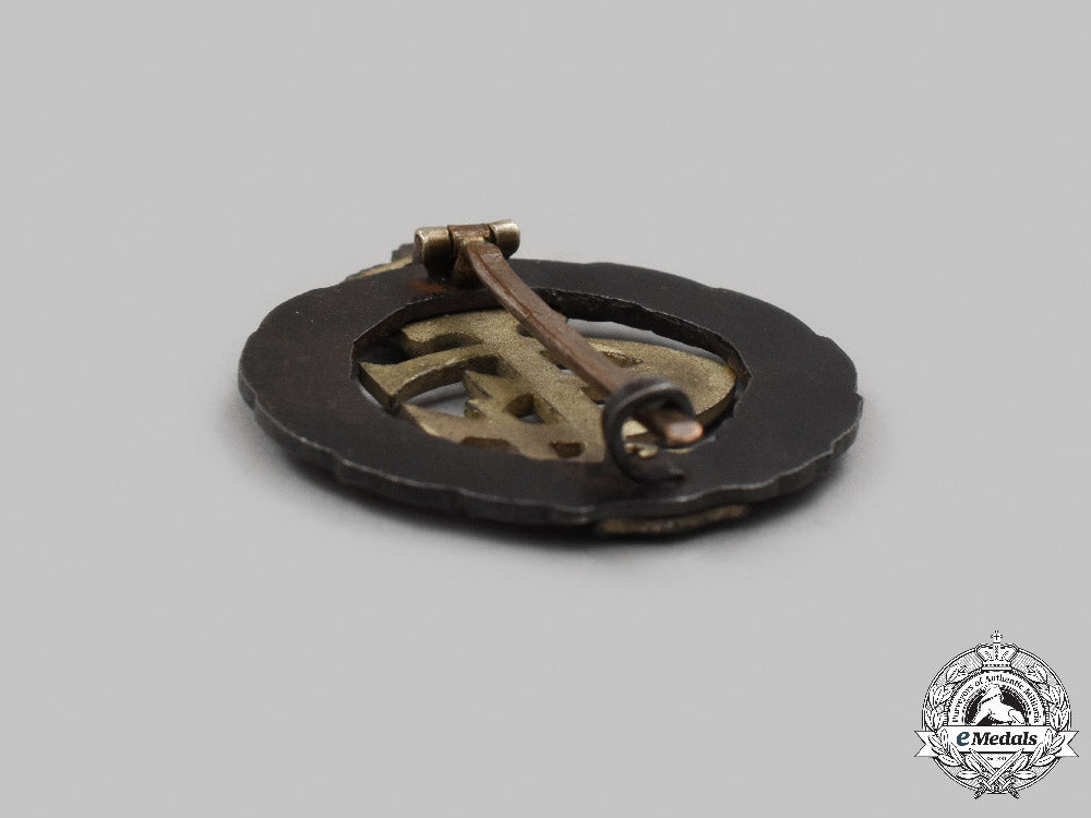 hesse-_darmstadt,_grand_duchy._a_war_honour_badge_in_iron_c2021_725emd_8445