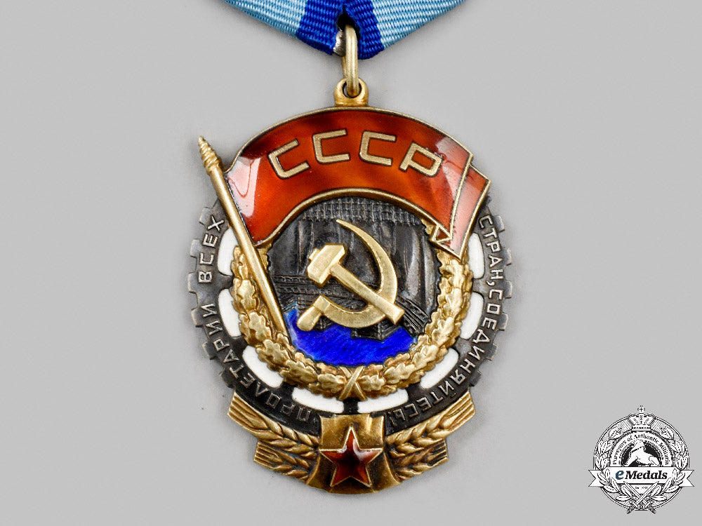 russia,_soviet_union._an_order_of_the_red_banner_of_labour,_type_v_with_award_booklet_c2021_738_mnc8456
