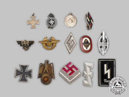 germany,_third_reich._a_mixed_lot_of_badges_c2021_748emd_5939