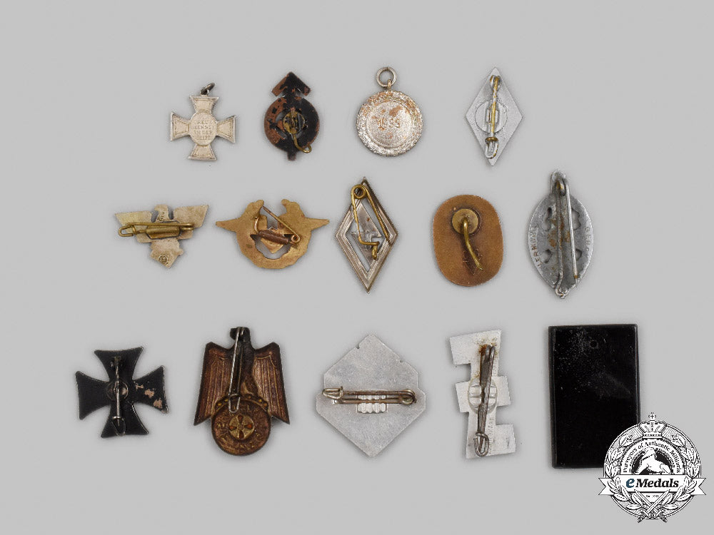 germany,_third_reich._a_mixed_lot_of_badges_c2021_749emd_5941