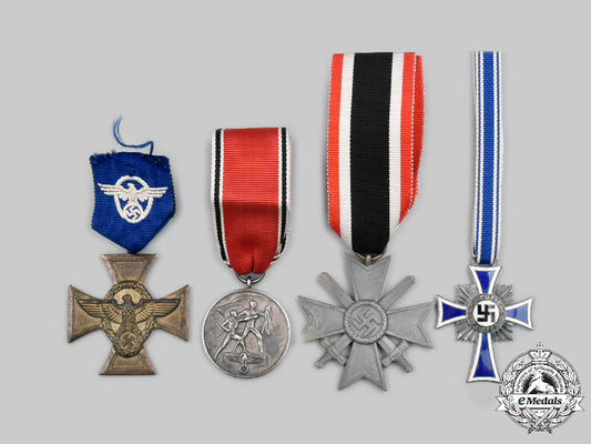 germany,_third_reich._a_mixed_lot_of_decorations_c2021_757_mnc4309