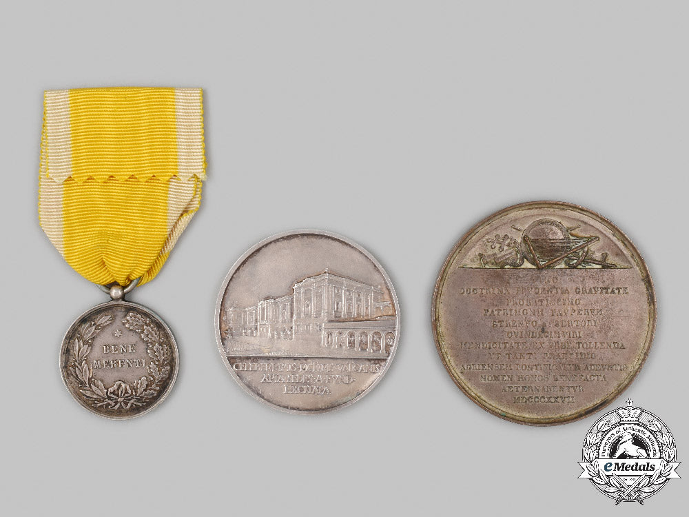 vatican;_italy,_kingdom._three_medals&_awards_c2021_774emd_8542