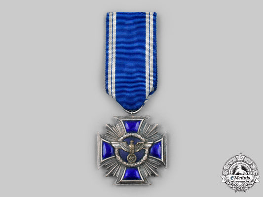 germany,_nsdap._a_long_service_decoration,_ii_class_for15_years_c2021_796_mnc4731_1