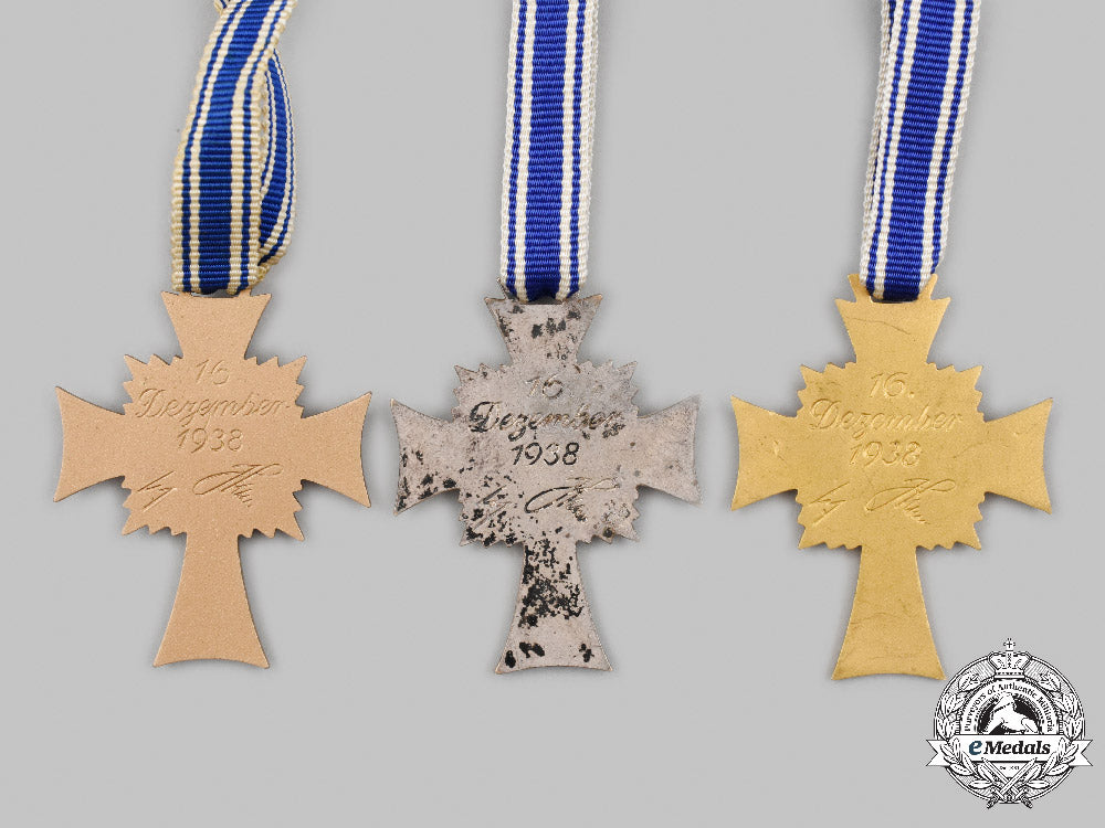 germany,_third_reich._a_lot_of_honour_crosses_of_the_german_mother,_all_grades_c2021_822emd_6238