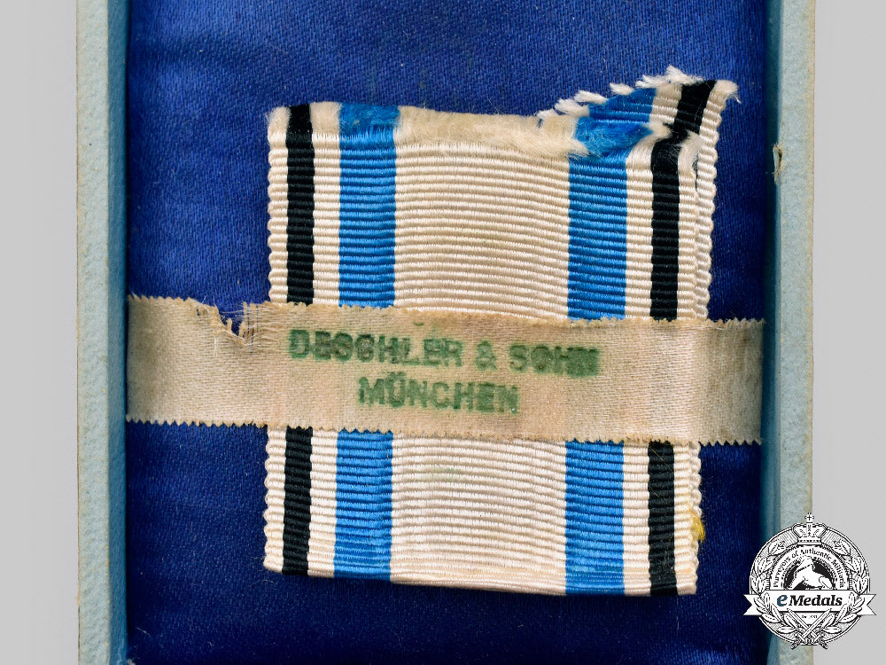 bavaria,_kingdom._a_military_merit_cross,_iii_class_with_swords_and_case,_by_deschler&_sohn_c2021_843_mnc4841