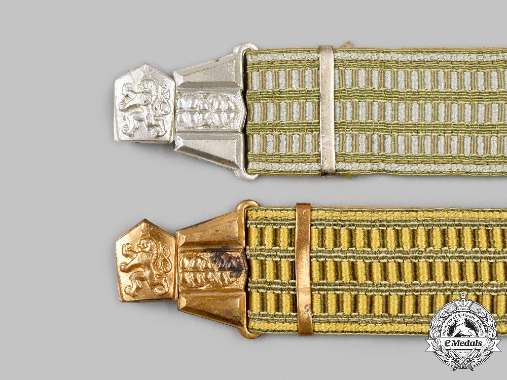 czechoslovakia,_socialist_republic._two_people's_army_belts_c2021_851_mnc8176_1