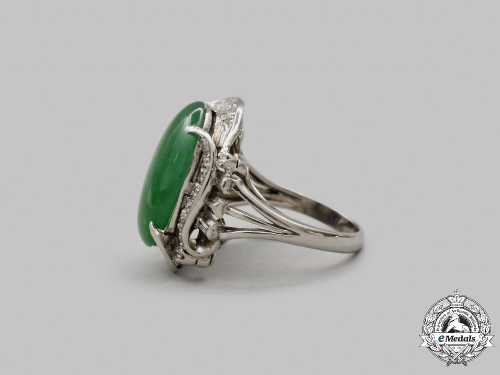 jewellery._a_jade&_diamond_ring_in_white_gold_c2021_890emd_4855_1