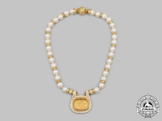 jewellery._a_yellow_gold,_pearl&_diamond_roman_pendant_necklace_c2021_908emd_4935_1_1