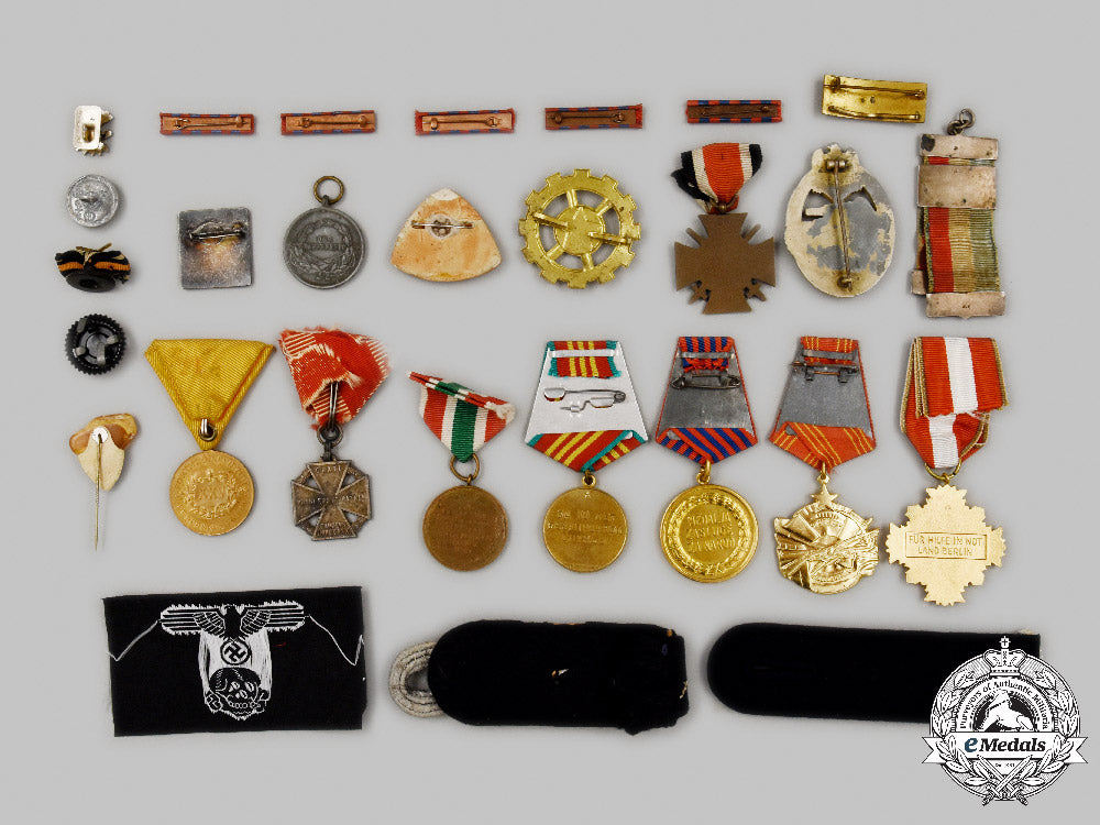germany,_austria,_russia,_spain,_united_states,_yugoslavia._a_lot_of_twenty-_three_mostly_post-1945_manufactured_items_c2021_989emd_2442