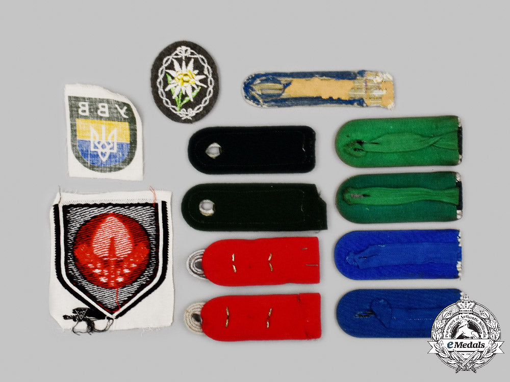germany._a_mixed_lot_of_insignia_c2021_998emd_2412_1_1