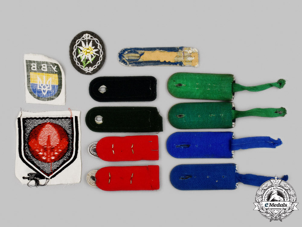 germany._a_mixed_lot_of_insignia_c2021_999emd_2415_1_1