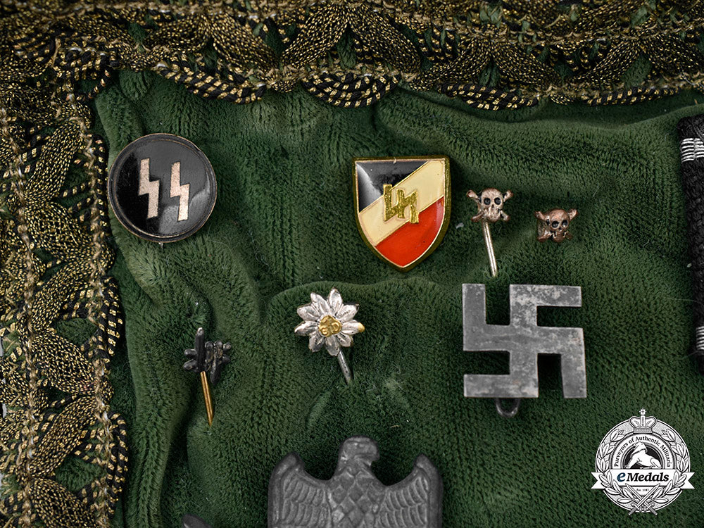 germany,_ss._a_rare_and_unique_award_pillow_from_the_estate_of_ss-_hauptscharführer_karl_paar_c20248_mnc3911_1