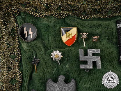 germany,_ss._a_rare_and_unique_award_pillow_from_the_estate_of_ss-_hauptscharführer_karl_paar_c20248_mnc3911_1
