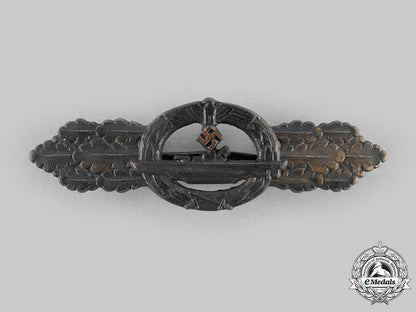 germany,_kriegsmarine._a_u-_boat_clasp,_bronze_grade,_by_schwerin_c20261_emd1650_1