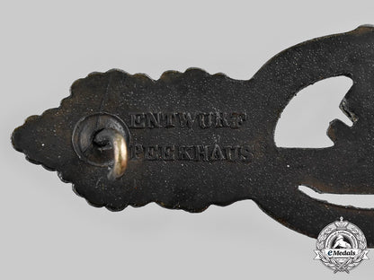 germany,_kriegsmarine._a_u-_boat_clasp,_bronze_grade,_by_schwerin_c20265_mnc1210_1
