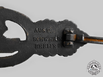 germany,_kriegsmarine._a_u-_boat_clasp,_bronze_grade,_by_schwerin_c20266_mnc1215_1