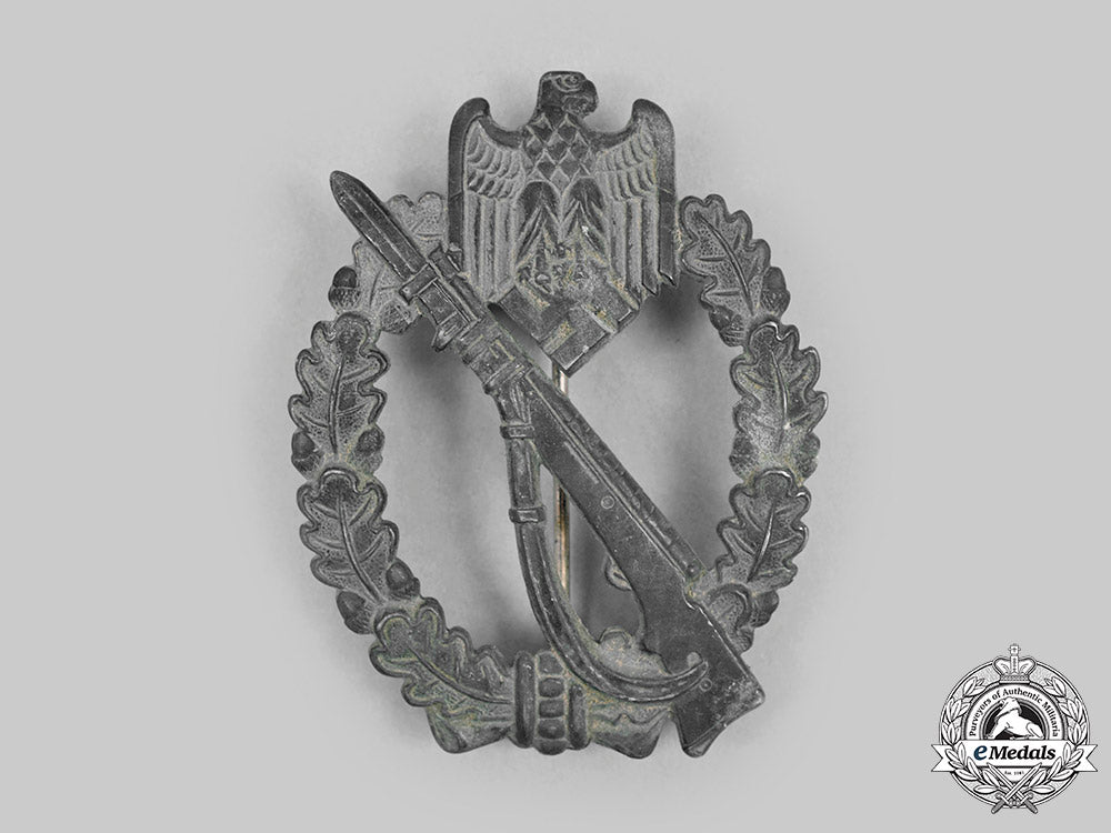 germany,_wehrmacht._an_infantry_assault_badge,_silver_grade,_by_fritz_zimmermann&_söhne_of_lüdenscheid_c20292_mnc5529