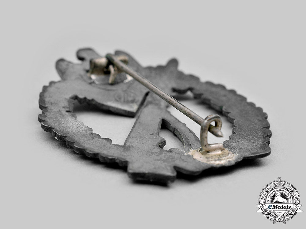 germany,_wehrmacht._an_infantry_assault_badge,_silver_grade,_by_fritz_zimmermann&_söhne_of_lüdenscheid_c20294_mnc5537